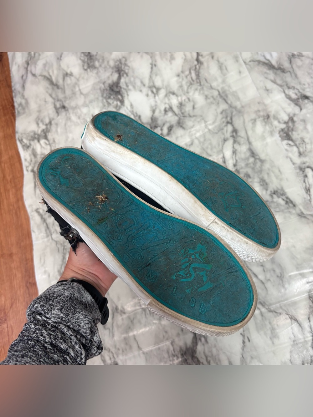 Blowfish Black Distressed Low-Top Sneakers casual comfort White Sole size 8 - Picture 4 of 5